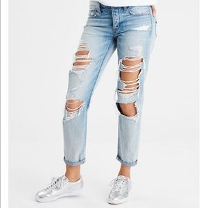 American Eagle Destroyed Tomgirl Jeans w/ tags!